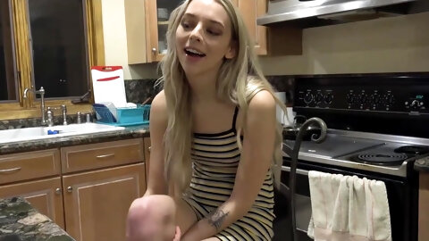 Skinny blonde angel doesn't mind her...